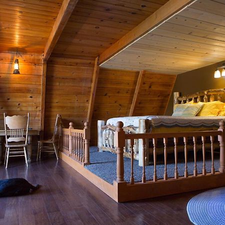 Hicksville Pines Chalets & Motel Айдлуайлд Экстерьер фото